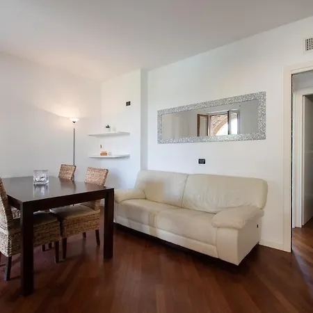 Tavaredo House * 波尔佩纳泽德尔加尔达